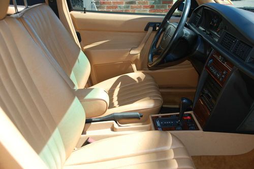 mercedes 190e, 61K One Owner, garage kept, 1993, image 9