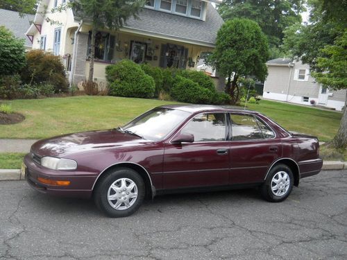 1993 toyota camry le sedan 4-door 2.2l