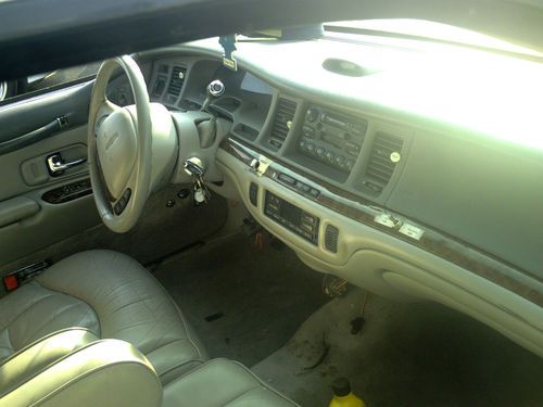 1996 Lincoln Town Car Executive Limousine 4-Door 4.6L, image 4