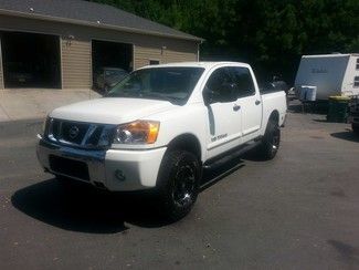 2011 nissan titan 4x4 sv crew cab 13k miles best color we ship no reserve bid !!