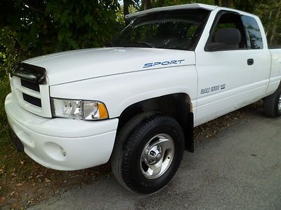 No reserve 4x4 quadcab 109,808 miles 4 door 5.9 liter 8cyl air conditioning