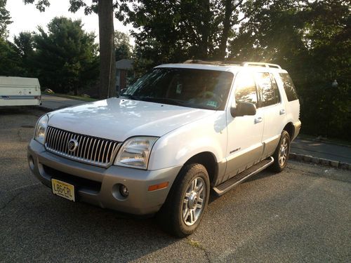 02 mercury mountaineer good condition