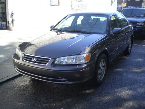 2000 toyota camry le sedan 4-door 3.0l