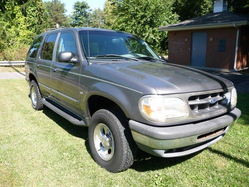 1998 ford explorer xlt 4x4 - only 114k