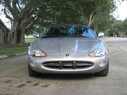 No reserve! no reserve! 2002 xk8 convertible low miles pristine condition