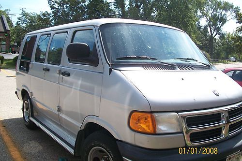 2002 dodge ram 1500 van base standard passenger van 3-door 3.9l