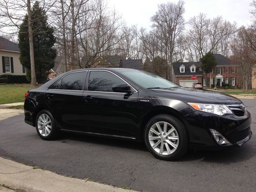2013 toyota camry xle hybrid!! 5,642 miles excellent 100% positive!!