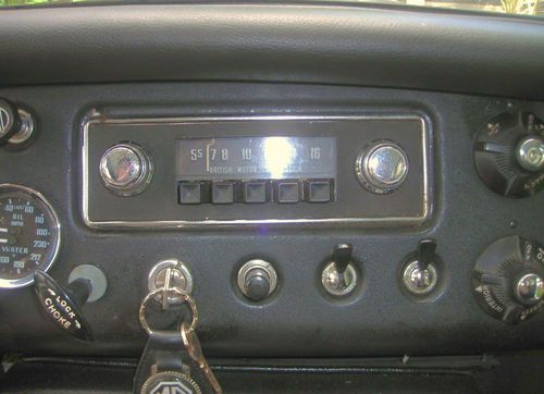 MGB GT 1967 Very Nice Condition Period Correct 44K Miles A/C Documents Classic, image 6