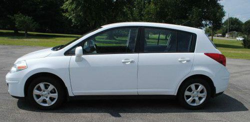 2009 nissan versa hatchback.  no collisions- one owner