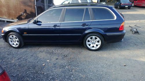 2001 bmw 325xi base wagon 4-door 2.5l