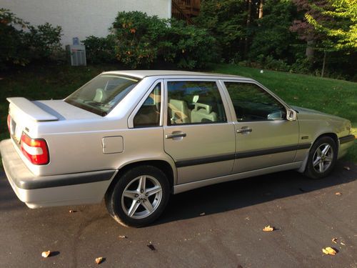 1997 volvo 850 base sedan 4-door 2.4l