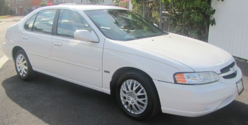 2001 nissan altima gxe sedan 4-door 2.4l*dependable*gas saver*must sell