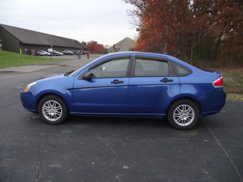 2011 ford focus s sedan 4-door 2.0l