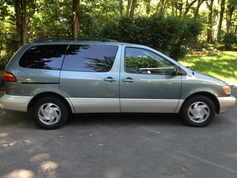 2000 toyota sienna xle minivan, 159,000 miles, original owner