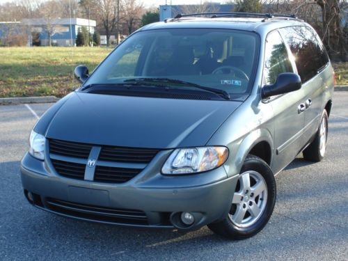 2005 dodge grand caravan sxt stow n go seats dvd clean carfax no reserve