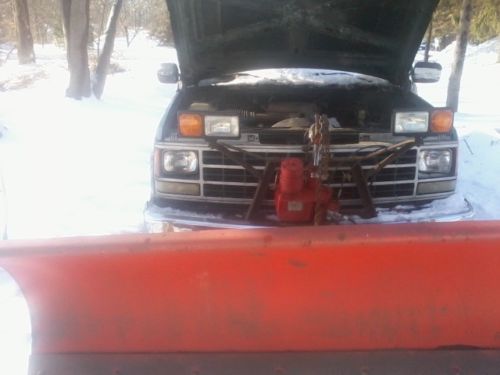 1989 chevy k2500 4x4 for parts /with working western snow plow