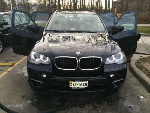 Bmw x5 xdrive35i 2012 low milage premium leather 3rd row seat