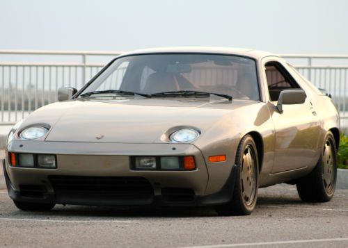 Mint condition 1984 porsche 928 s coupe 2-door 4.7l only 26,400 miles