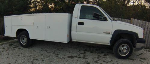 2004.5 4x4 chevy 6.6l lly duramax diesel service truck utility box 6.6 turbo