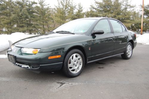 One owner, no accidents..no reserve  2000 saturn sl ii  1.9 liter, auto trans,cd