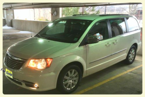 2012 chrysler town &amp; country touring