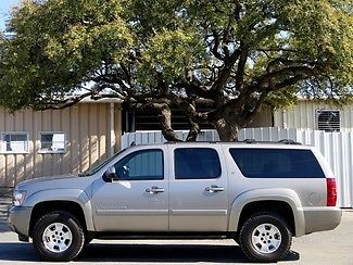 Leather 3 rows onstar power seats power options roof rack cruise siriusxm