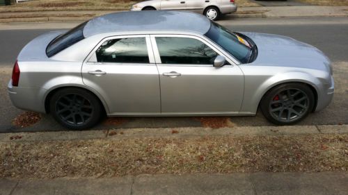 2006 chrysler 300 base sedan 4-door 2.7l