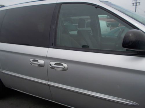 2002 Chrysler Town & Country, NO RESERVE, image 11