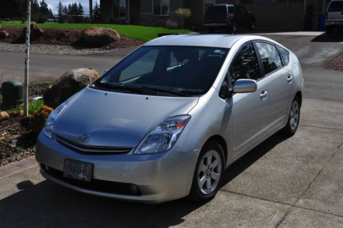 2004 toyota prius base hatchback 4-door 1.5l