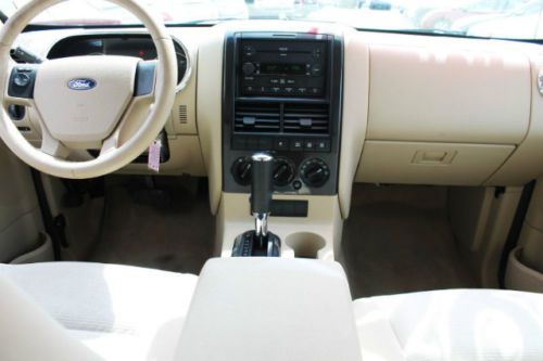 XLT SUV CD 4X4 4-Wheel Disc Brakes 5-Speed A/T A/C ABS Adjustable Steering Wheel, image 9