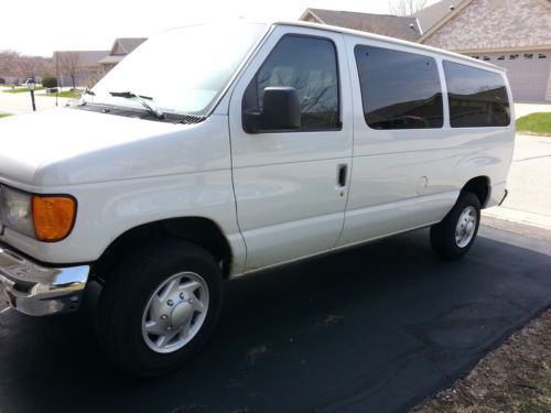 2006 ford e-350 super duty 12 passenger window van,109,300 mi good tires,brakes