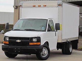 12 ft box tommy gate power liftgate wood floor clean cargo area ac radio