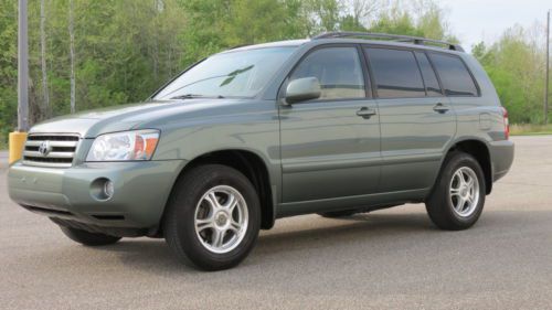 2005 toyota highlander 4x2,suv,1 owner! very good condition, clean,124,000 mi.