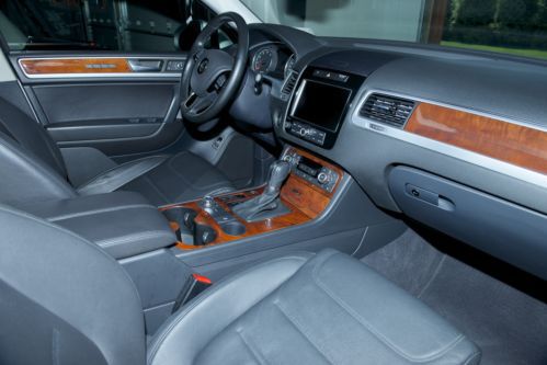 2011 Volkswagen Touareg Hybrid Sport Utility 4-Door 3.0L, US $35,900.00, image 11