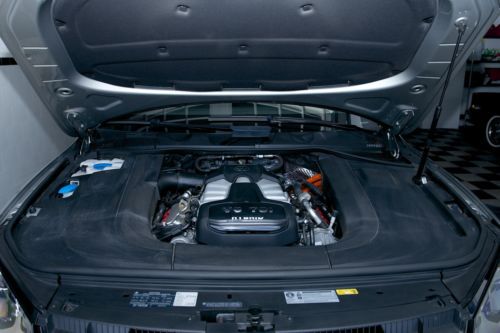 2011 Volkswagen Touareg Hybrid Sport Utility 4-Door 3.0L, US $35,900.00, image 13