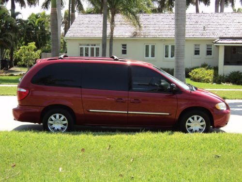 2006 CHRYSLER TOWN COUNTRY TOURING 1OWN TV/DVD LOW MILES NON SMOKER NO RESERVE!, image 7