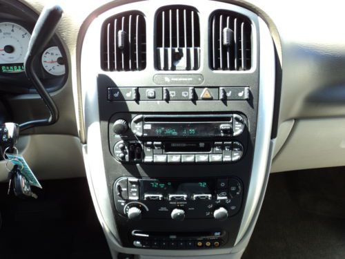 2006 CHRYSLER TOWN COUNTRY TOURING 1OWN TV/DVD LOW MILES NON SMOKER NO RESERVE!, image 26