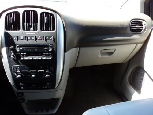 2006 CHRYSLER TOWN COUNTRY TOURING 1OWN TV/DVD LOW MILES NON SMOKER NO RESERVE!, image 28