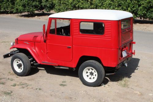 1964 toyota land cruiser  / early body style / bi-cordian rear door