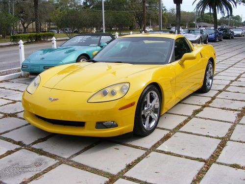 2007 corvette velocity yellow 6-speed manual z51 performance package low miles