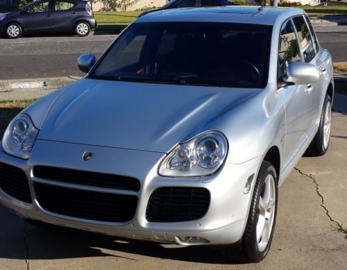 2004 porsche cayenne turbo sport utility 4-door 4.5l