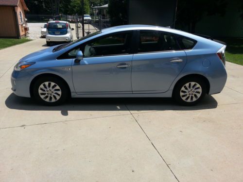 2012 toyota prius plug-in  blue in color only 3588 miles nav / back up cam, US $26,900.00, image 8