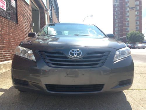 2007 Toyota Camry LE Sedan 4-Door 2.4L, image 2