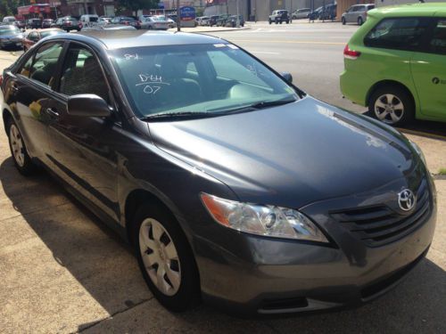 2007 Toyota Camry LE Sedan 4-Door 2.4L, image 3