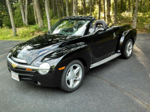 2004 chevy ssr, black on black 5.3 liter auto