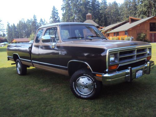 1990 dodge 4x4  ext cab ram 1500