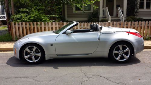 2007 nissan 350z touring convertible 2-door 3.5l