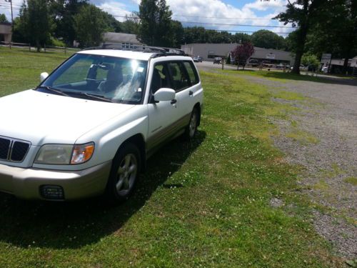 2003 subaru forester xs wagon 4-door 2.5l