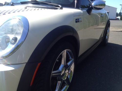 Mini Cooper S Turbo Charged 1.6 Liter 6 Speed Manual, Moon Roof, image 27