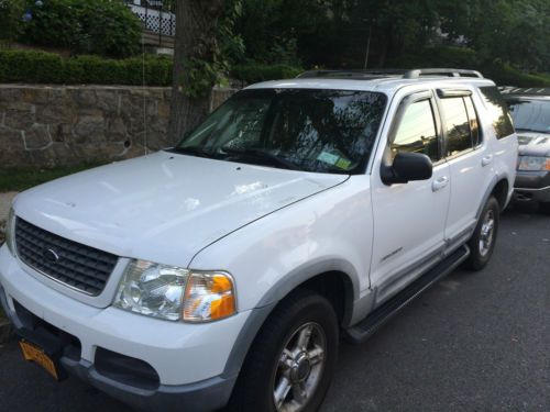 2002 ford explorer xlt sport utility 4-door 4.0l white